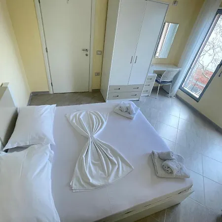 Tourists Lejlighedshotel Vlorë