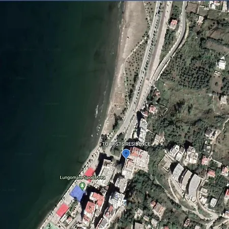 Tourists Vlorë