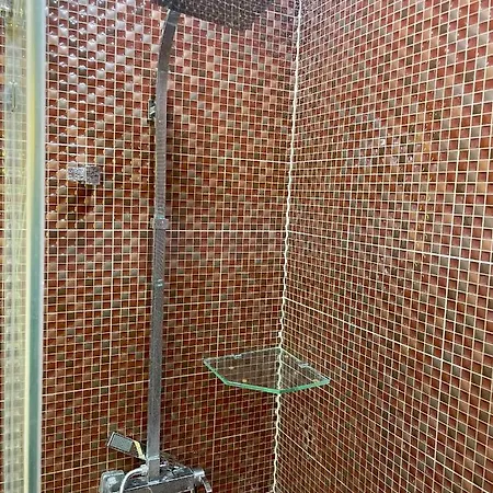 شقة فندقية Tourists فلورا