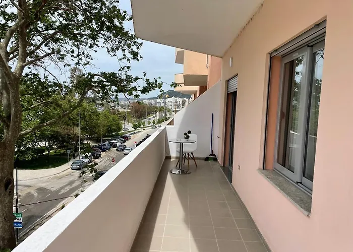 Апарт-отель Tourists 3*